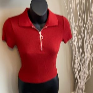 Red ribbed zip front crop